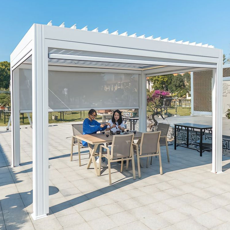 Gemotoriseerde intrekbare aluminium lamellendakpergola